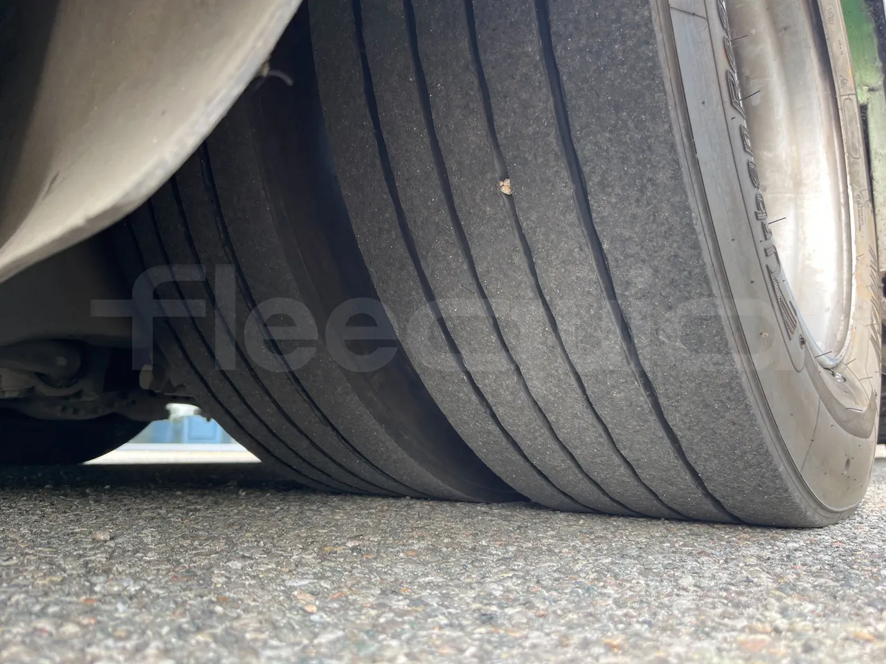 Mercedes-Benz Citaro G 0530 - Euro5 - 260kW - 17.940mt - tread condition second axle tires left