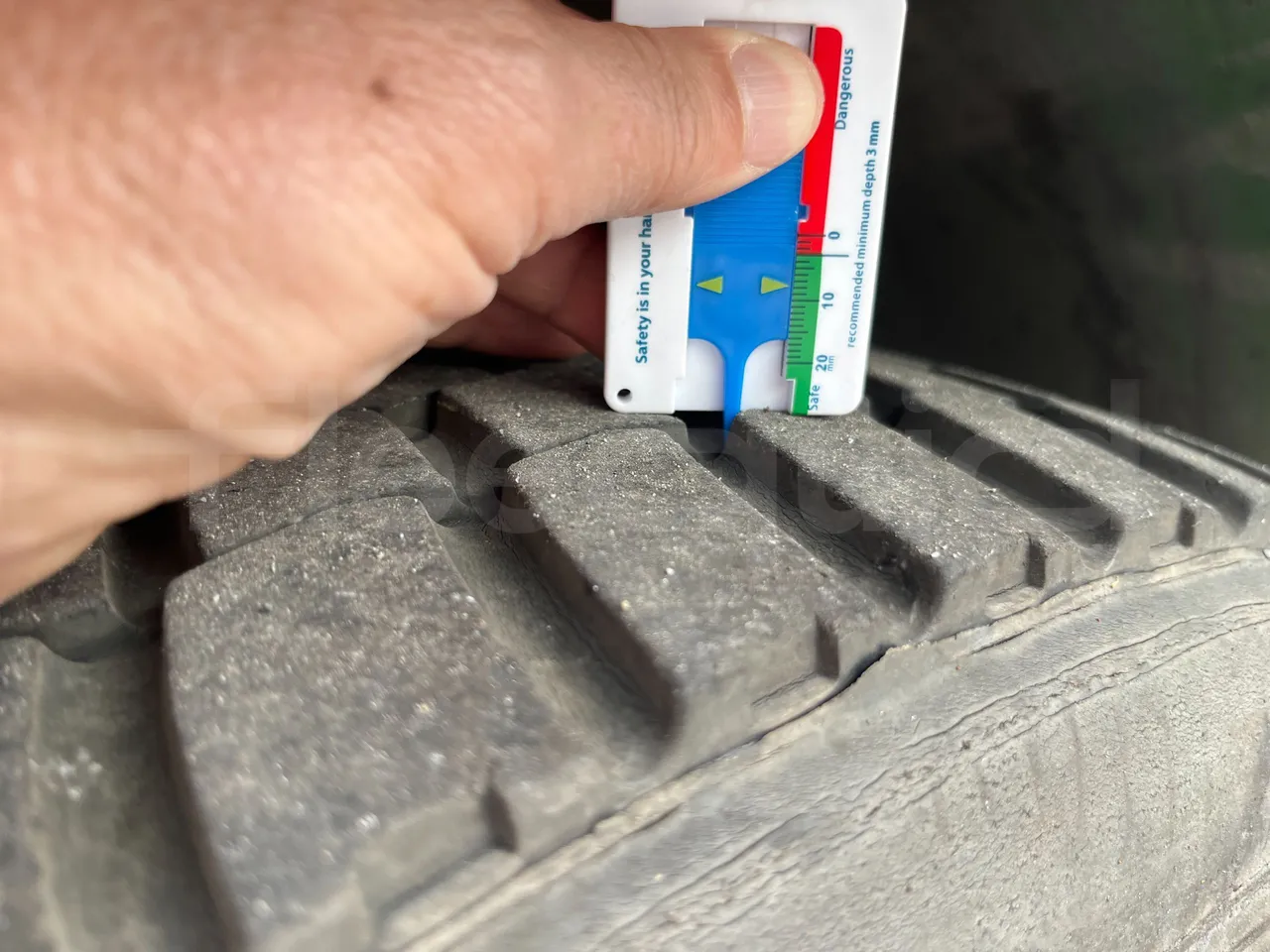 Mercedes-Benz Citaro G 0530 - Euro5 - 260kW - 17.940mt - tread condition second axle tires right