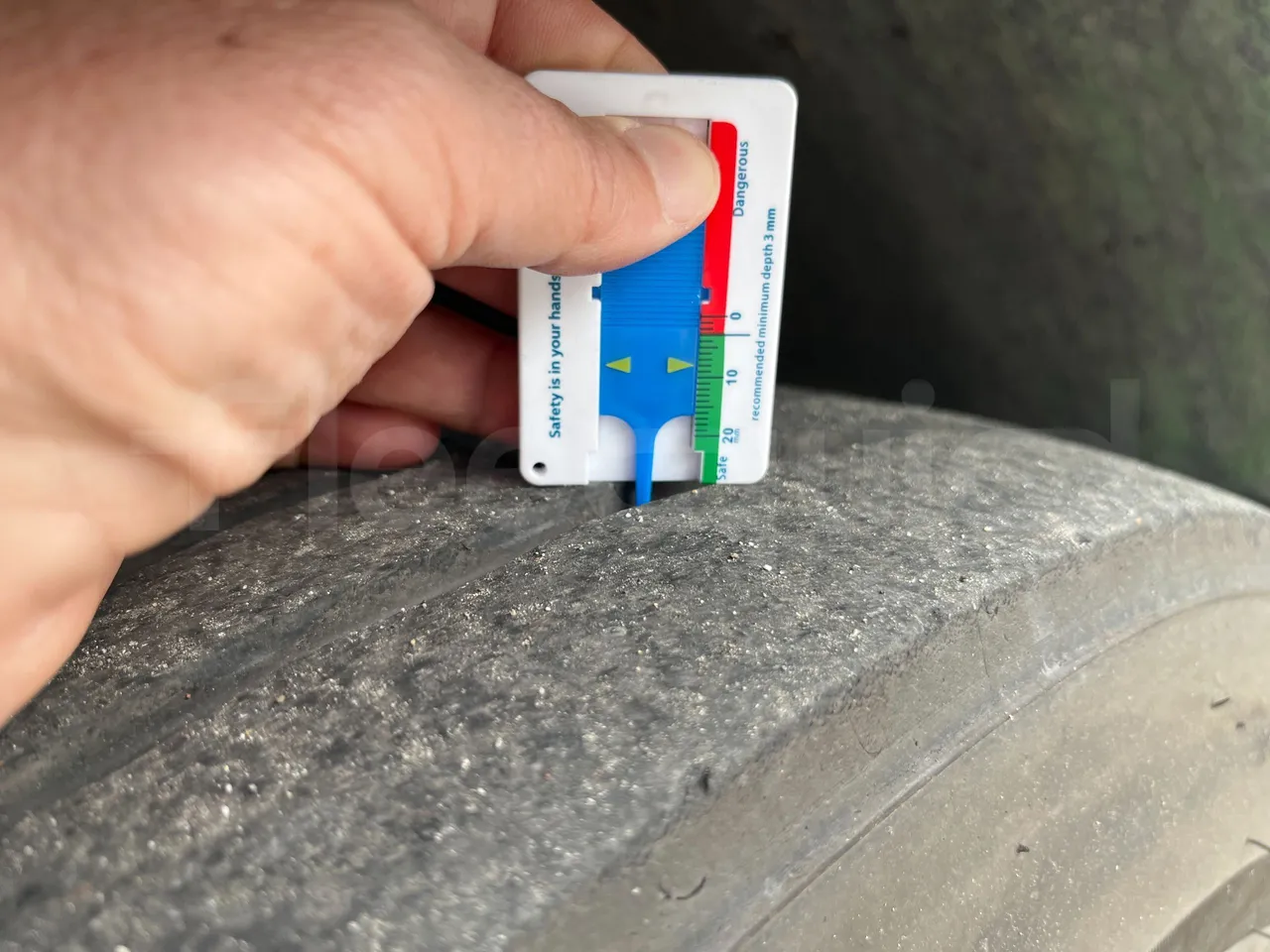 Mercedes-Benz Citaro G 0530 - Euro5 - 260kW - 17.940mt - tread condition third axle tires left