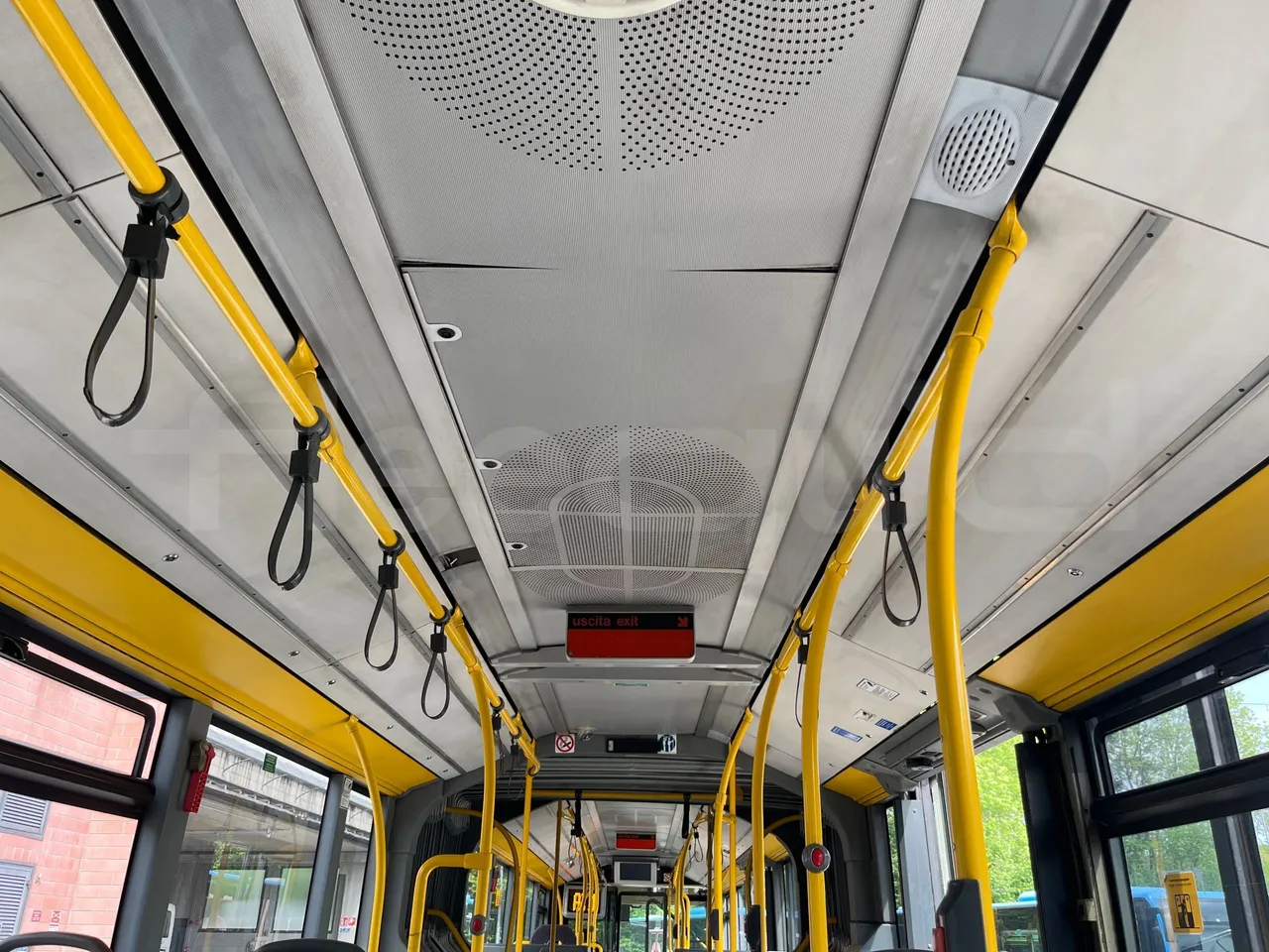 Mercedes-Benz Citaro G 0530 - Euro5 - 260kW - 17.940mt - overhead compartments photo