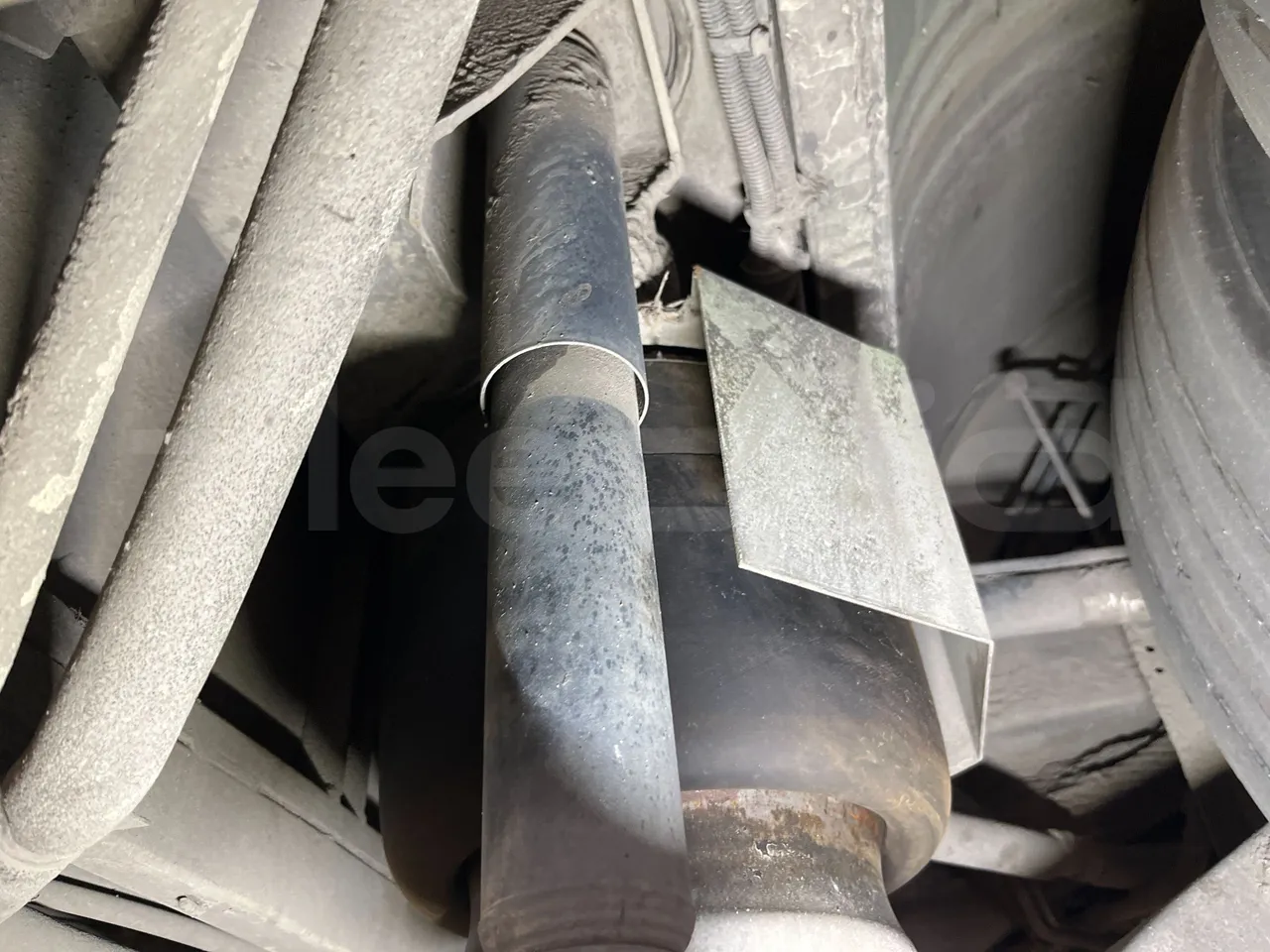Mercedes-Benz Citaro G 0530 - Euro5 - 260kW - 17.940mt - axel 3 shock absorbers 1 left