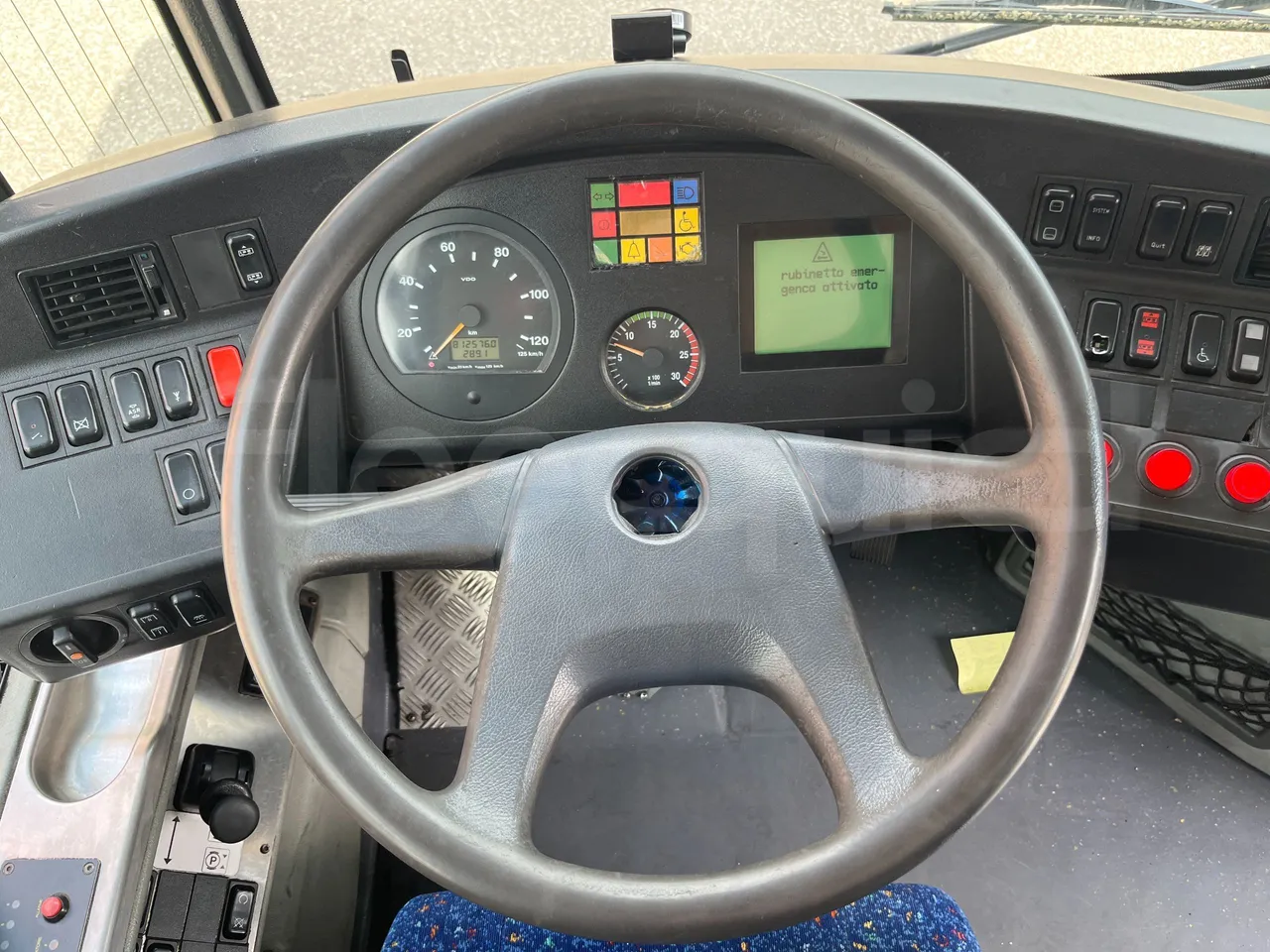Mercedes-Benz Citaro G 0530 - Euro5 - 260kW - 17.940mt - steering wheel photo