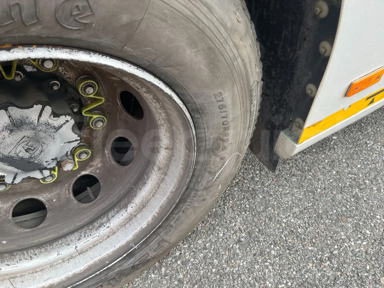 Mercedes-Benz Citaro G 0530 - Euro5 - 260kW - 17.940mt - front left tire measurements