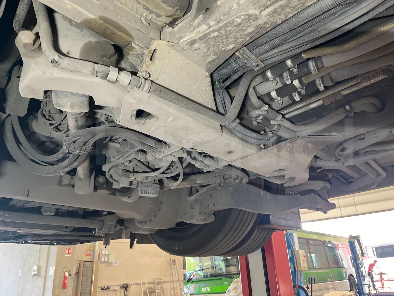 Mercedes-Benz Citaro G 0530 - Euro5 - 260kW - 17.940mt - axle 3 left side