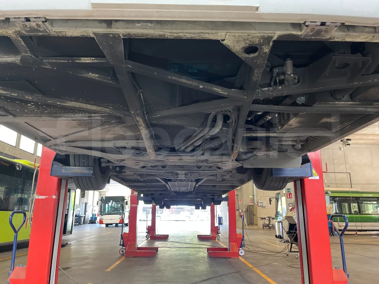 Mercedes-Benz Citaro G 0530 - Euro5 - 260kW - 17.940mt - front undercarriage from front