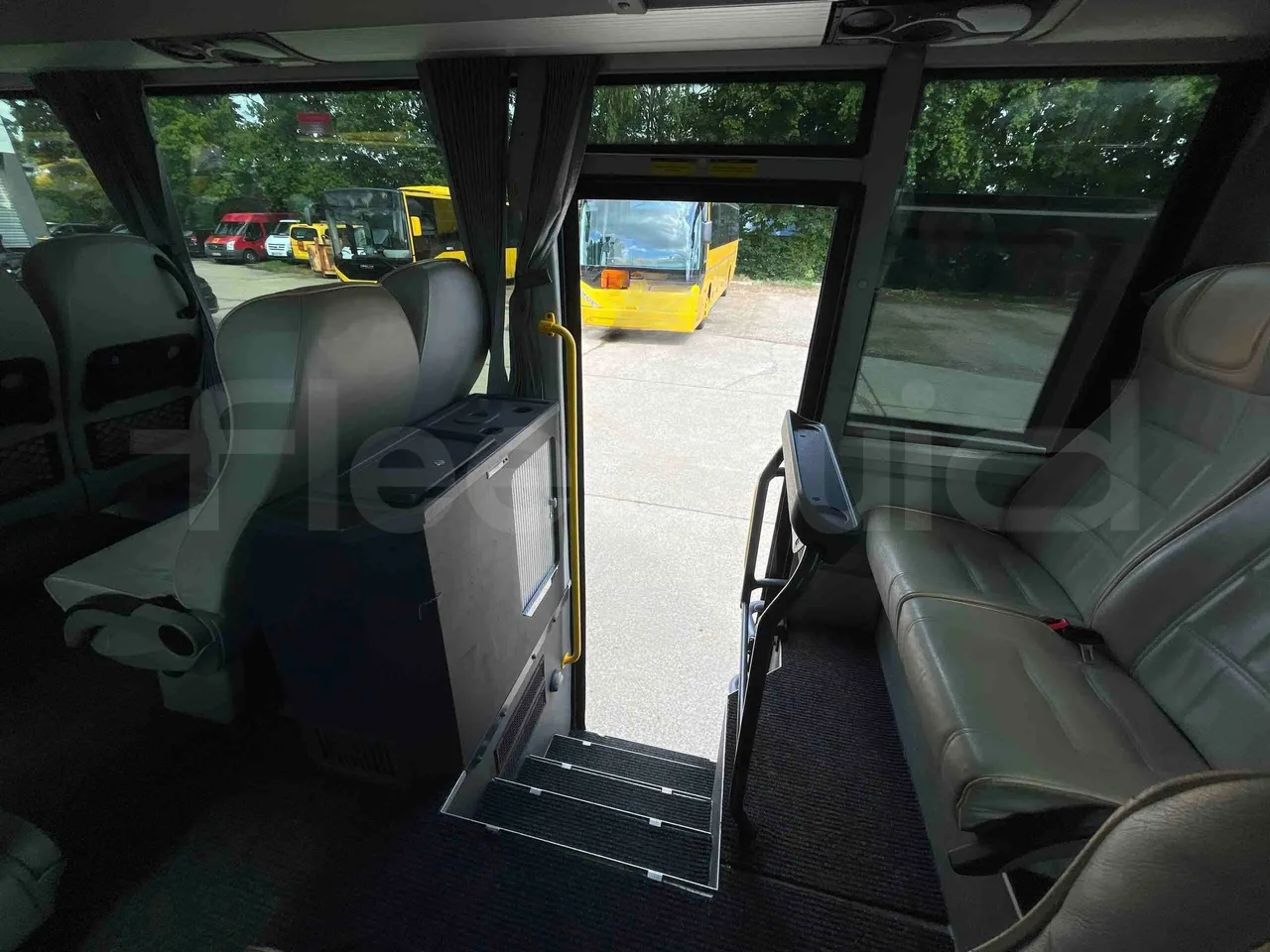 Otokar Navigo - toilette accessories photo