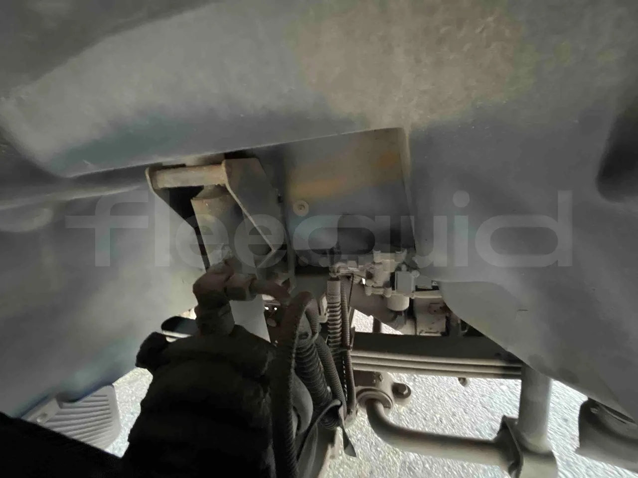 Otokar Navigo - front shock absorbers right