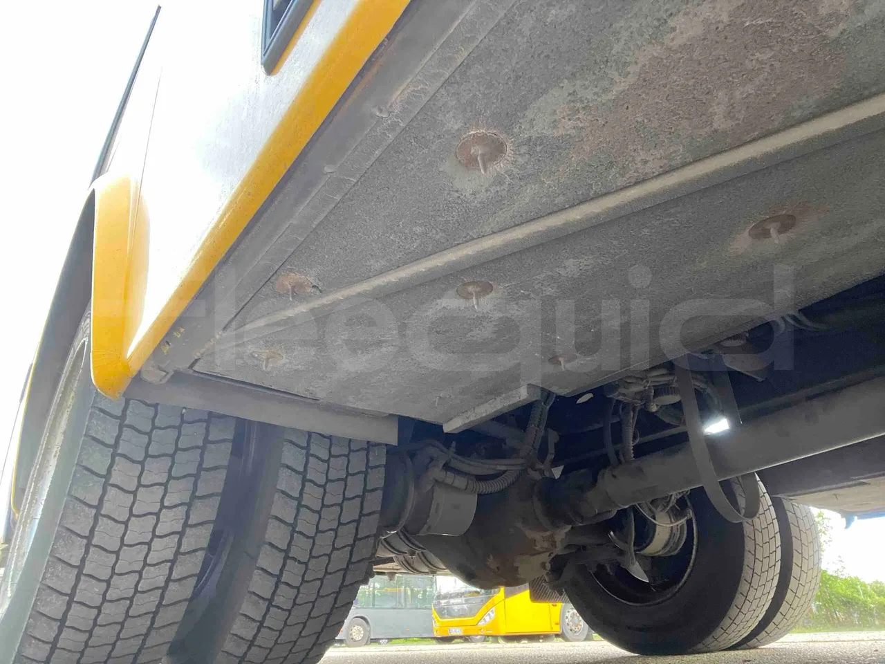 Otokar Navigo - axel 3 shock absorbers 2 right