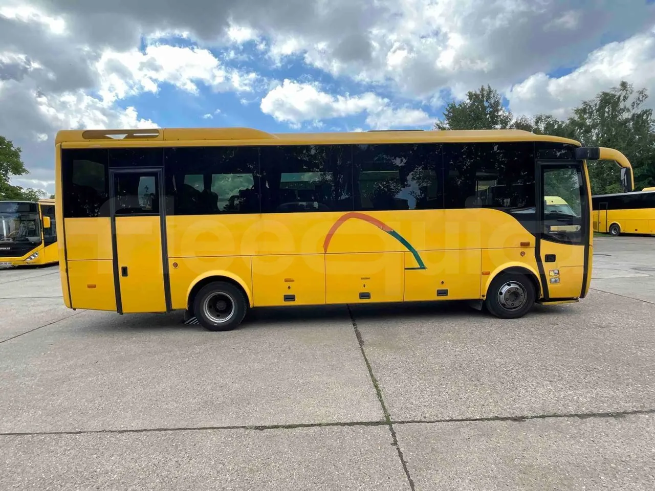 Otokar Navigo - right side doors closed