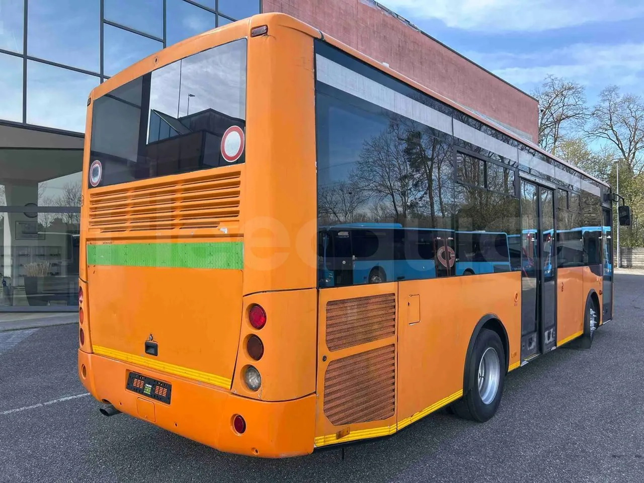 Otokar Vectio 250LE - Euro 5 - 184 kW  - 9,165 mt - 3/4 right rear doors closed