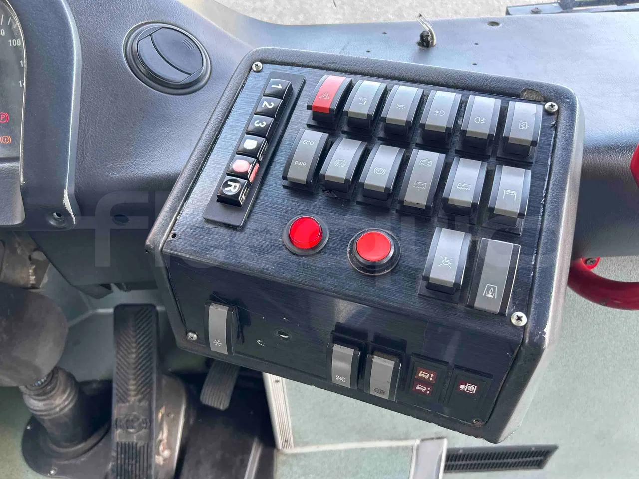 Otokar Vectio 250LE - Euro 5 - 184 kW  - 9,165 mt - radio accessories photo