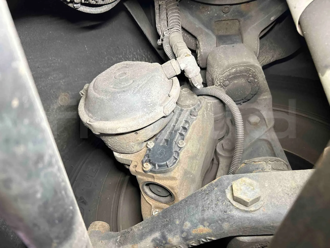 Otokar Vectio 250LE - Euro 5 - 184 kW  - 9,165 mt - front brake calipers right