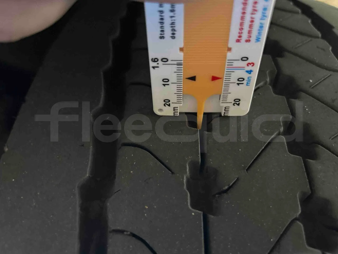 Otokar Vectio 250LE - Euro 5 - 184 kW  - 9,165 mt - tread condition front tires left