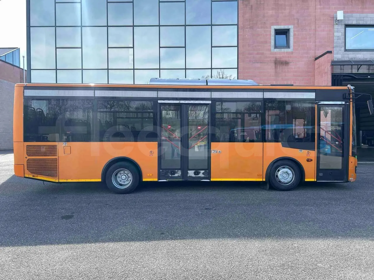 Otokar Vectio 250LE - Euro 5 - 184 kW  - 9,165 mt - right side doors closed