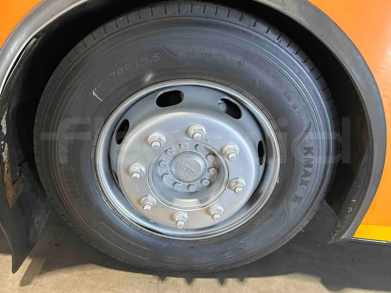Otokar Vectio 250LE - Euro 5 - 184 kW  - 9,165 mt - front left tire measurements