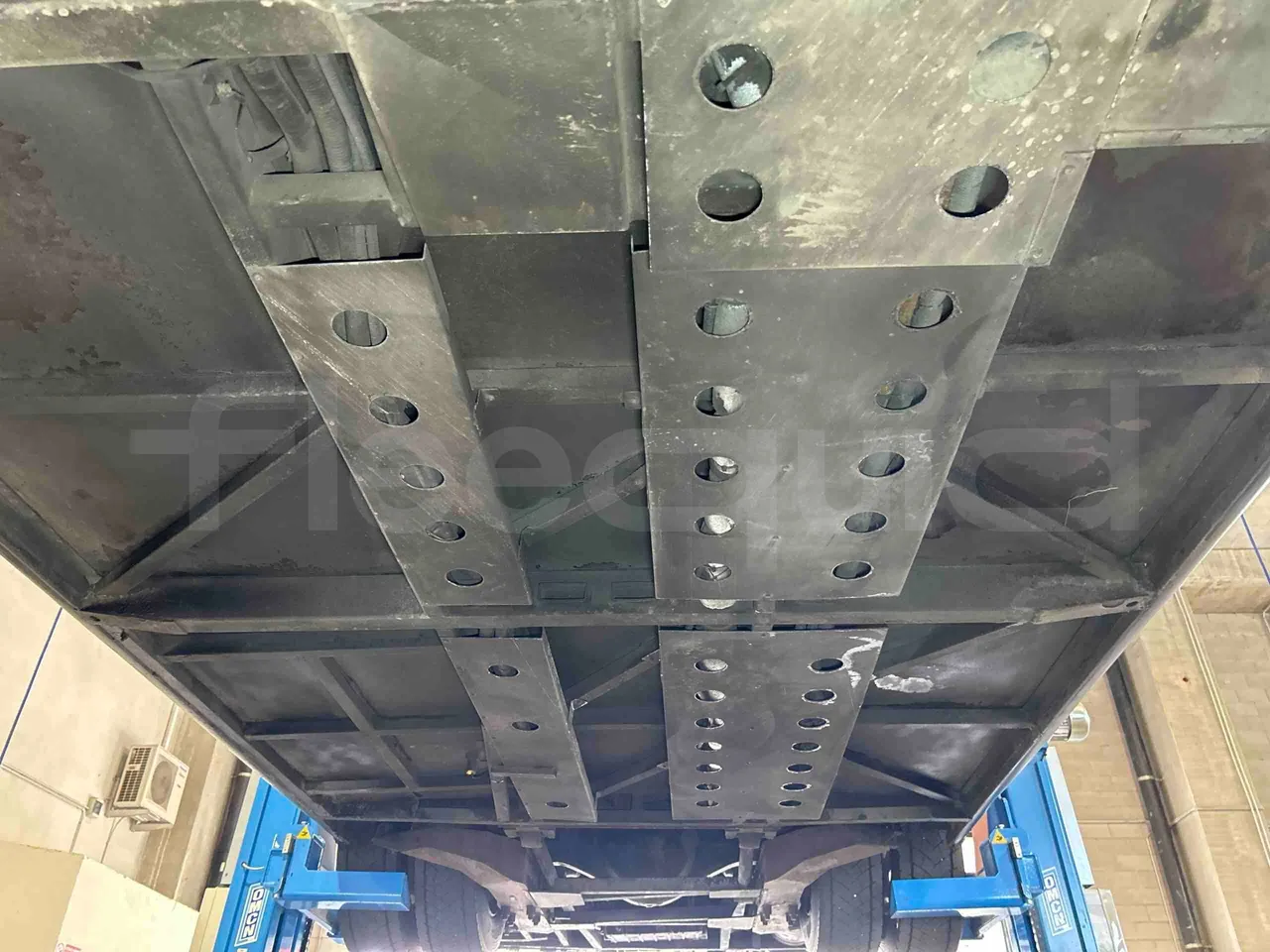 Otokar Vectio 250LE - Euro 5 - 184 kW  - 9,165 mt - central undercarriage photo