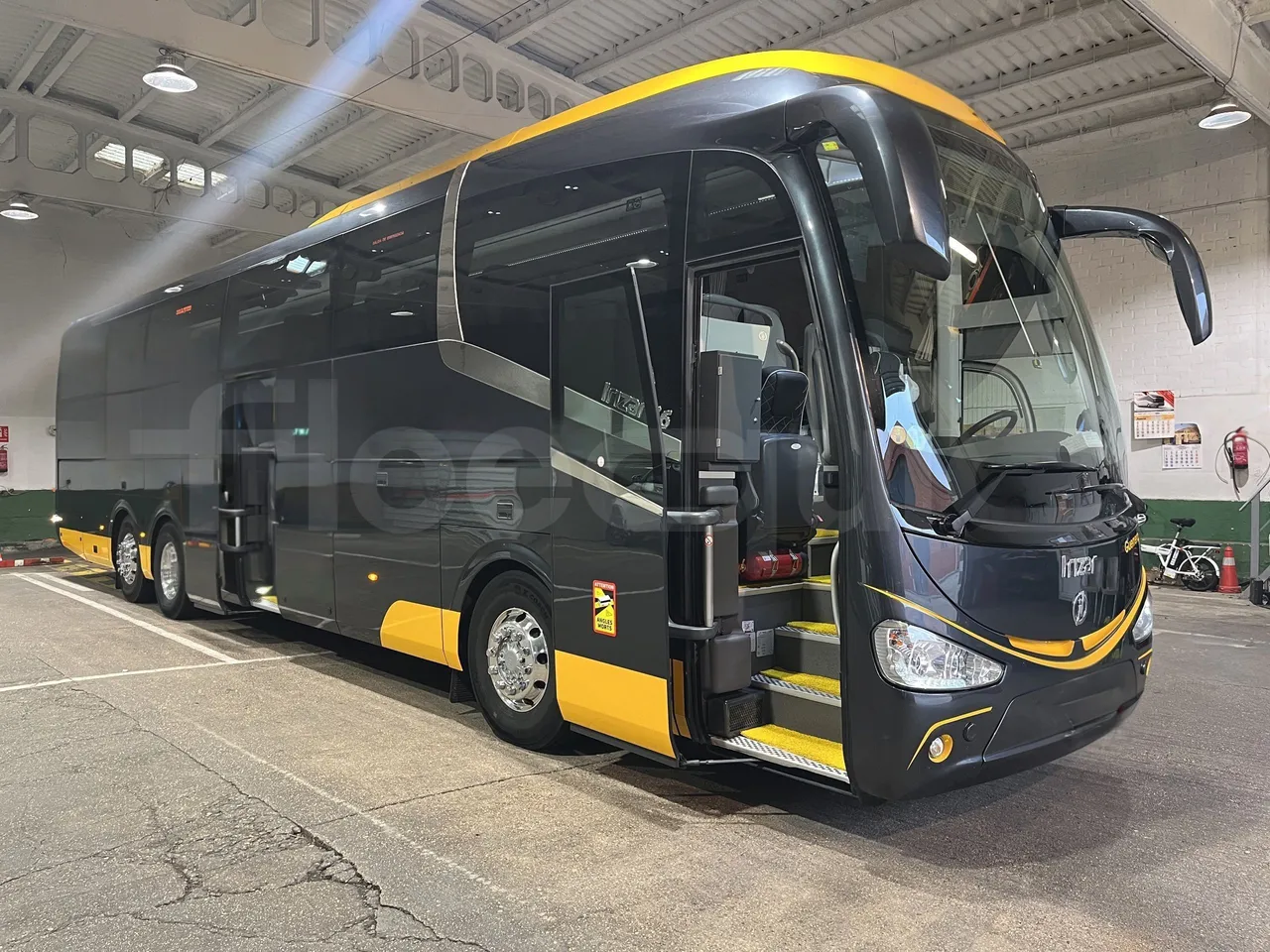 Irizar i6 - 3/4 Front Right Side Doors Open