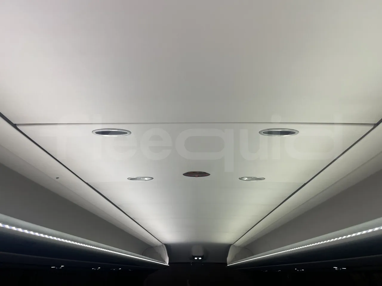 Irizar i6 - Roof Hatch 1