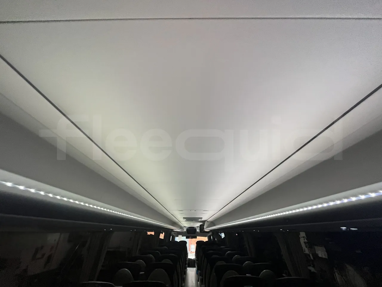 Irizar i6 - Overhead Compartments