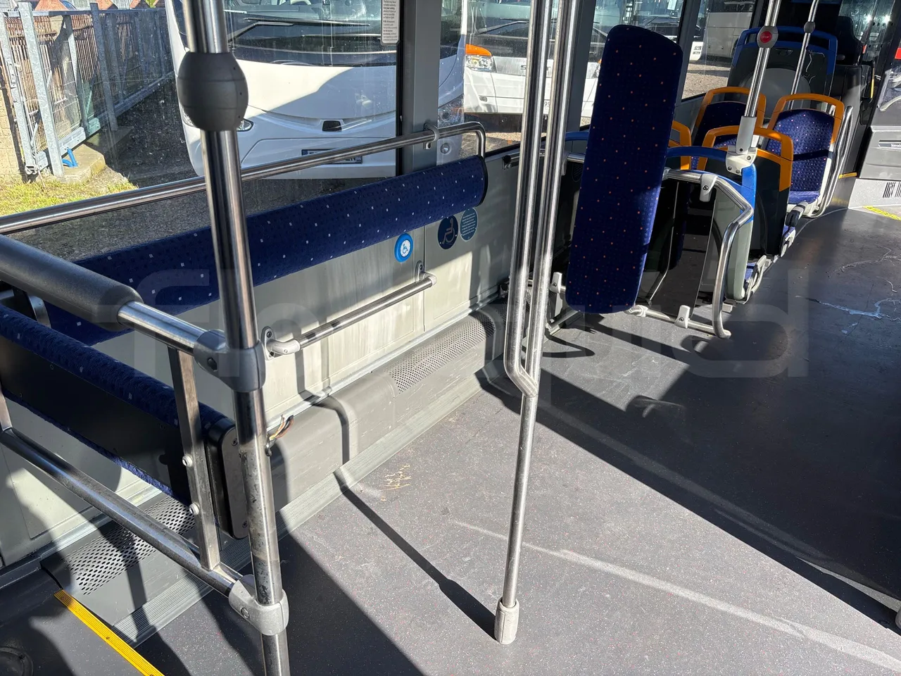 Mercedes-Benz Citaro 628 02 - Euro6 - 220kW - 12.135mt - disabled area photo