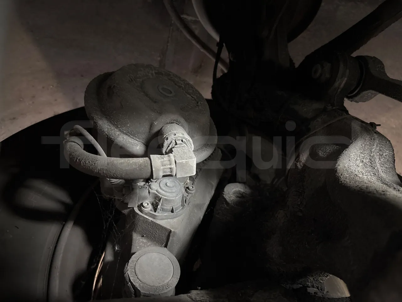 Mercedes-Benz Citaro 628 02 - Euro6 - 220kW - 12.135mt - front brake calipers right