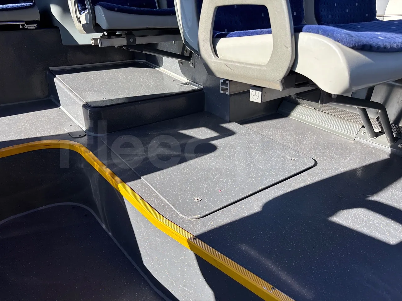 Mercedes-Benz Citaro 628 02 - Euro6 - 220kW - 12.135mt - floor hatches photo