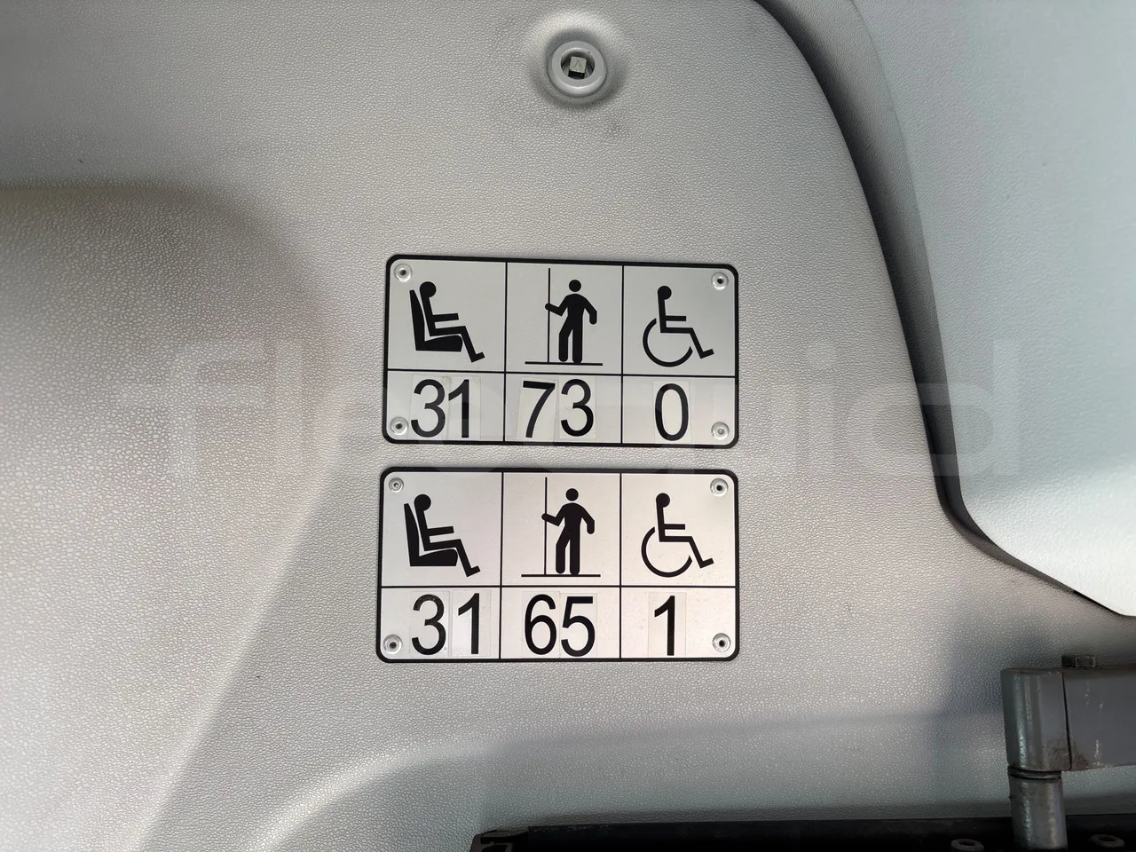 Mercedes-Benz Citaro 628 02 - Euro6 - 220kW - 12.135mt - seat plate photo
