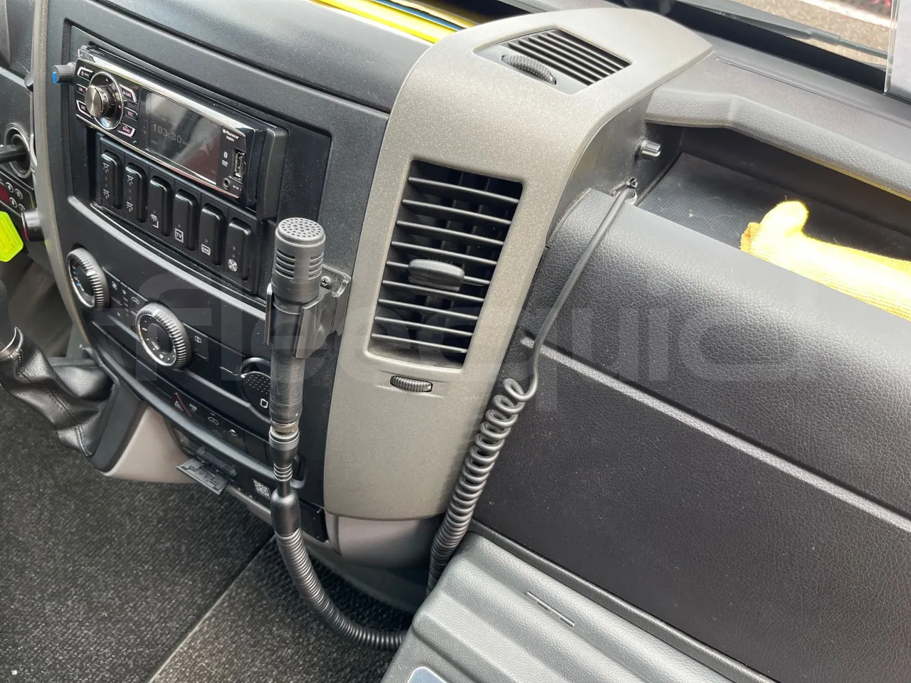 Mercedes-Benz Altas Tourline L - Hostess Microphone