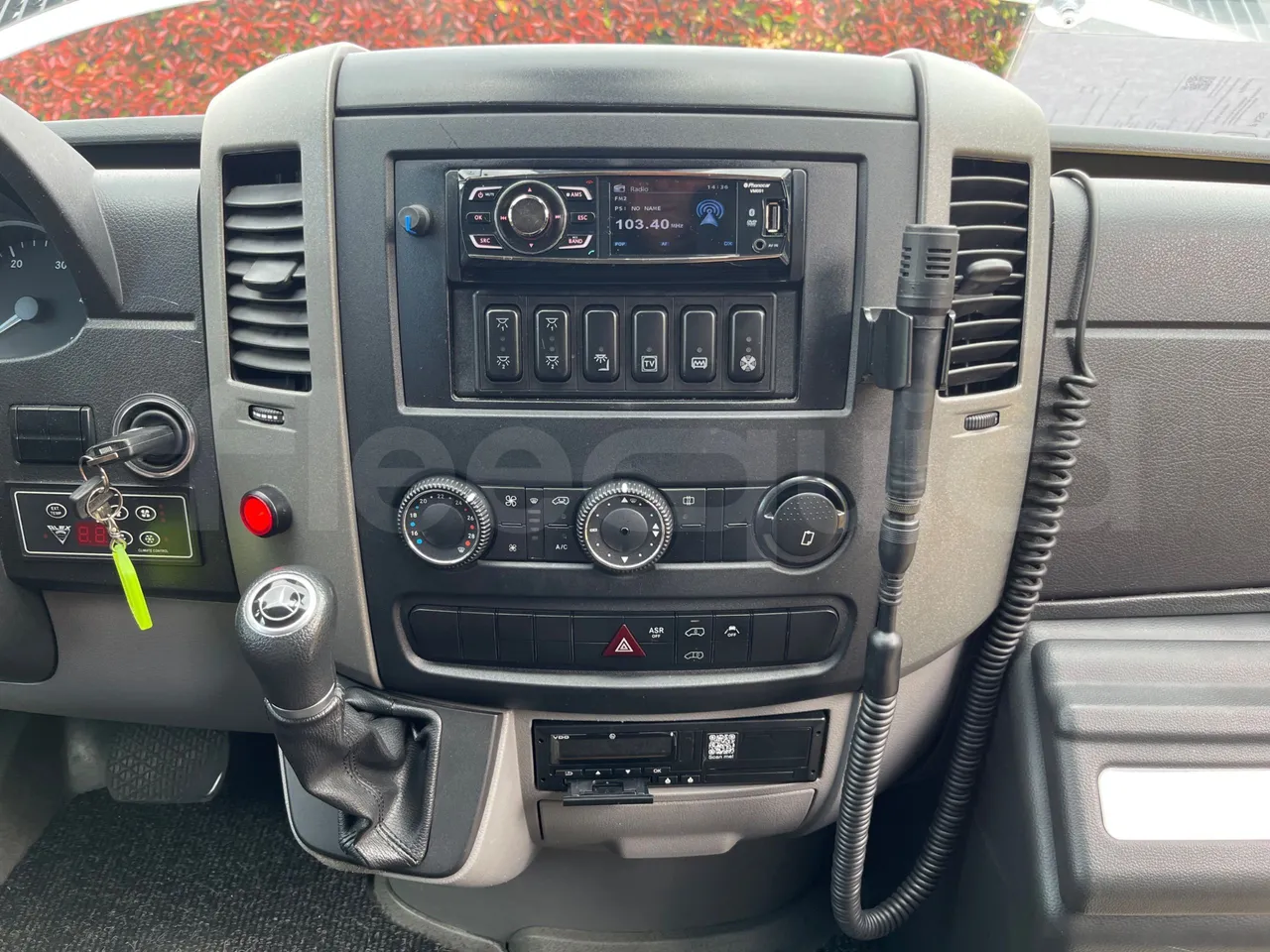 Mercedes-Benz Altas Tourline L - Radio