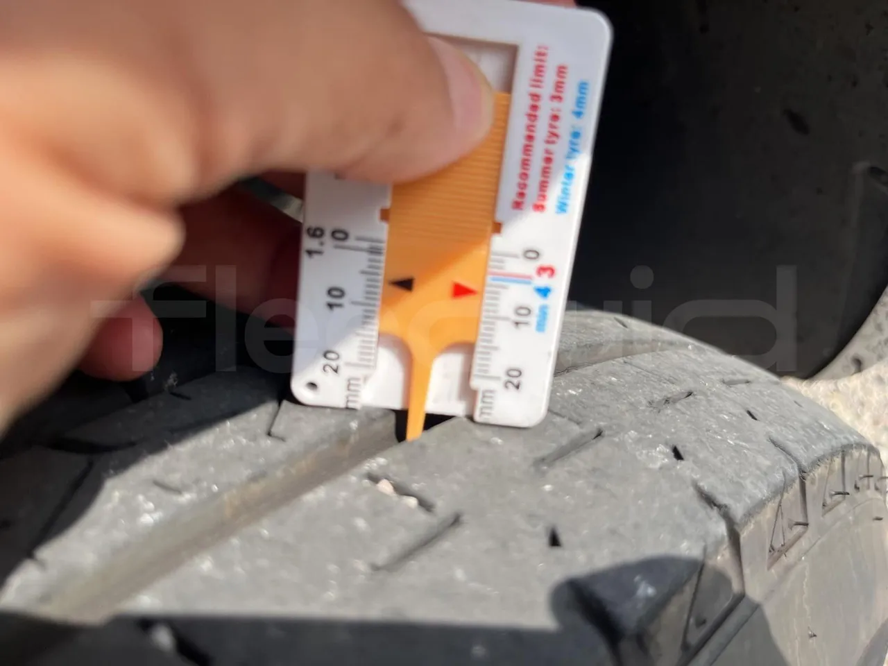 Mercedes-Benz Altas Tourline L - First Axle Left Side: Complete Tyre