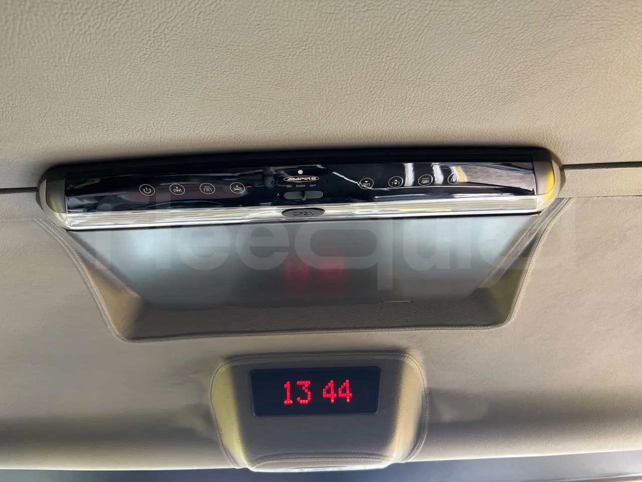 Mercedes-Benz Altas Tourline L - Monitor
