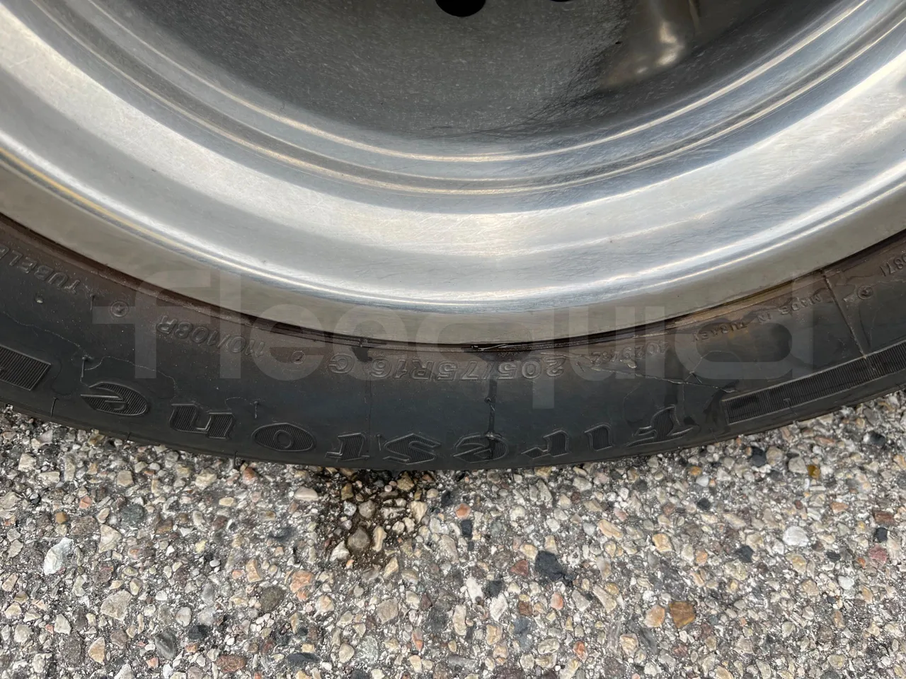Mercedes-Benz Altas Tourline L - Second Axle Left Side: Complete Wheel