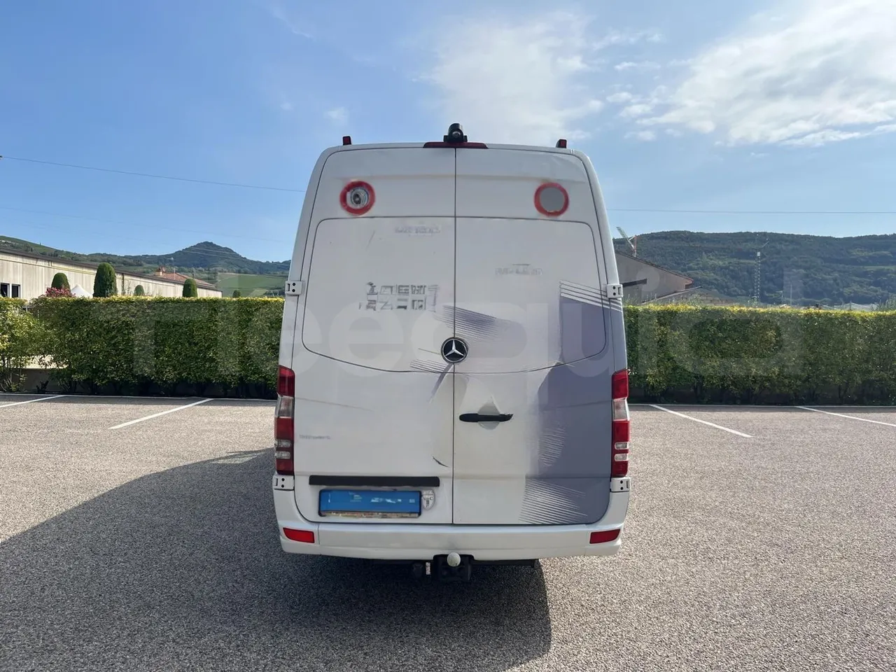 Mercedes-Benz Altas Tourline L - Rear