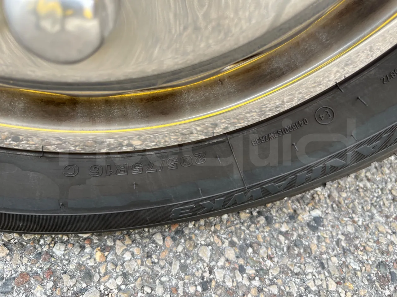 Mercedes-Benz Altas Tourline L - First Axle Left Side: Tyre Size
