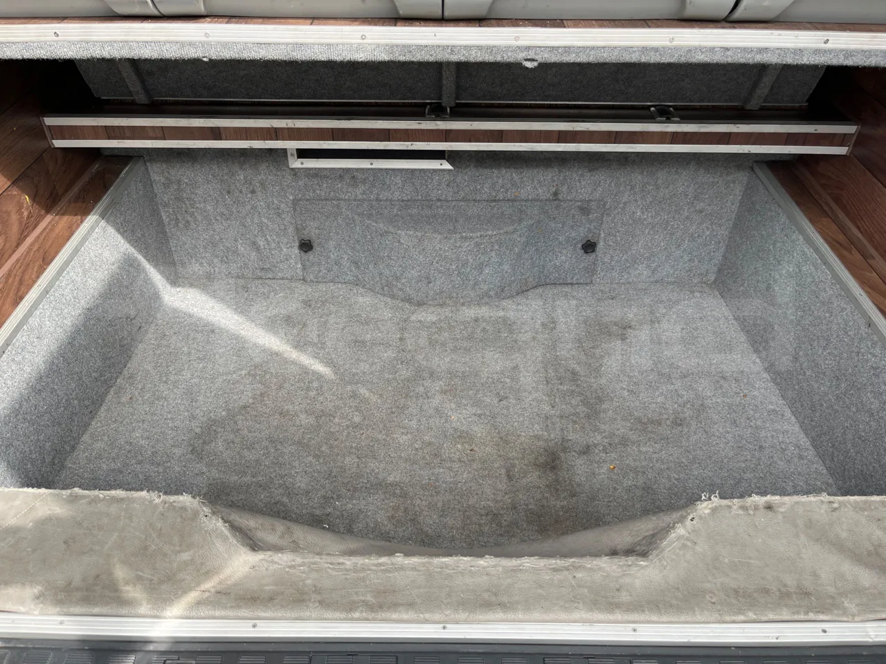 Mercedes-Benz Altas Tourline L - Luggage Under Carpet Photo