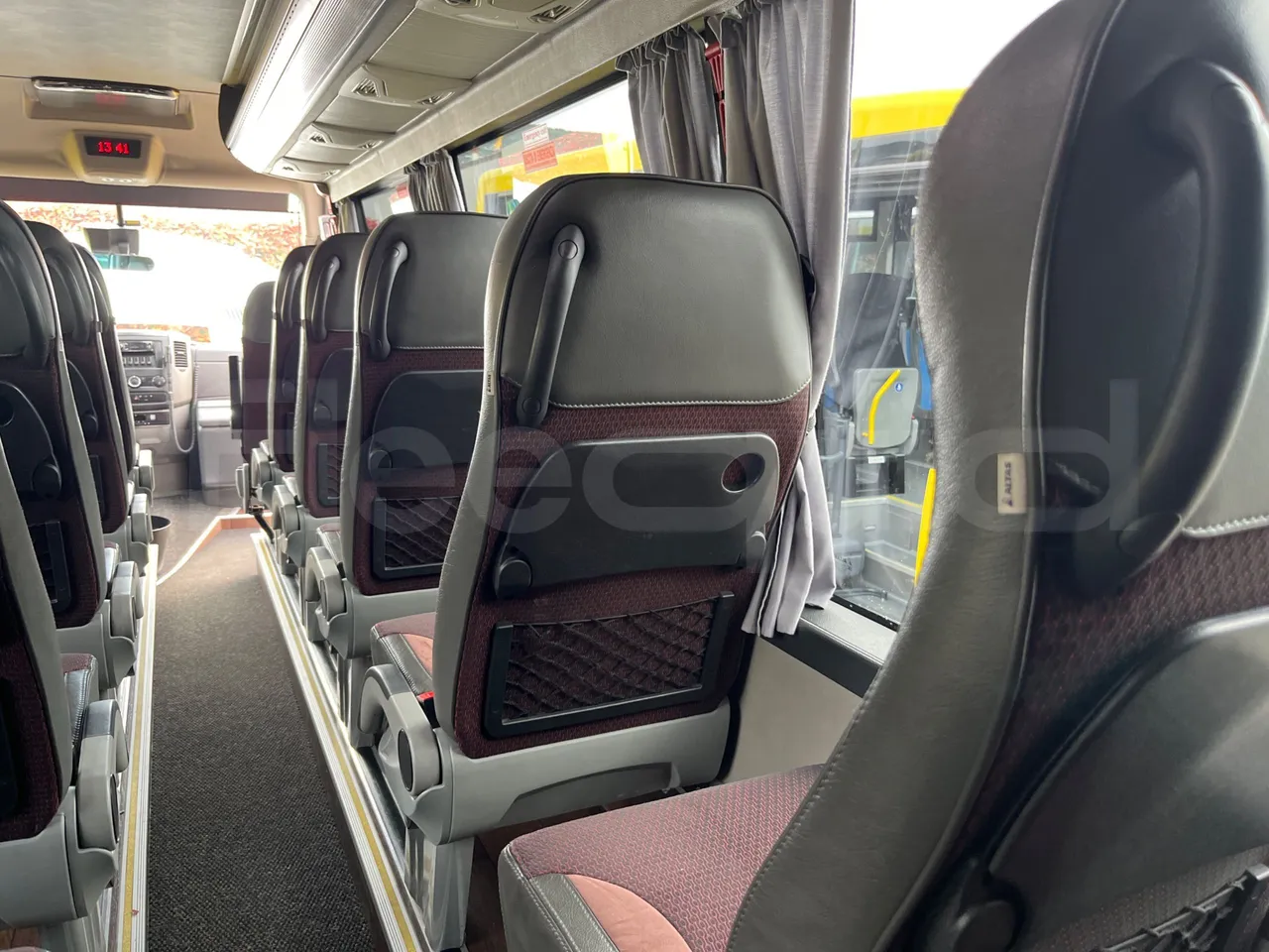 Mercedes-Benz Altas Tourline L - Turntable Internal