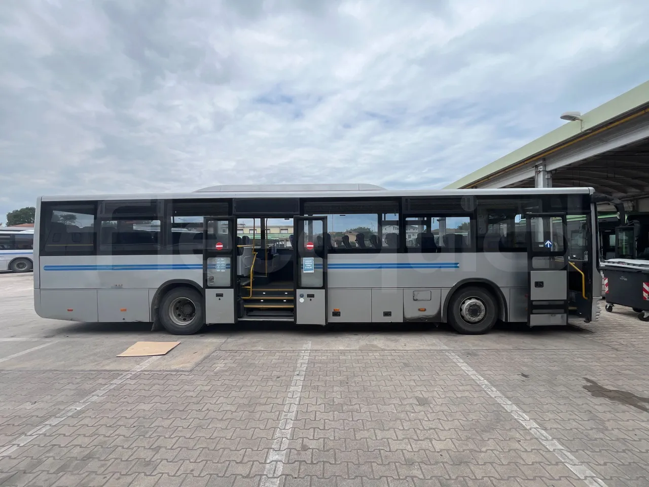 Temsa Tourmalin - right side doors open