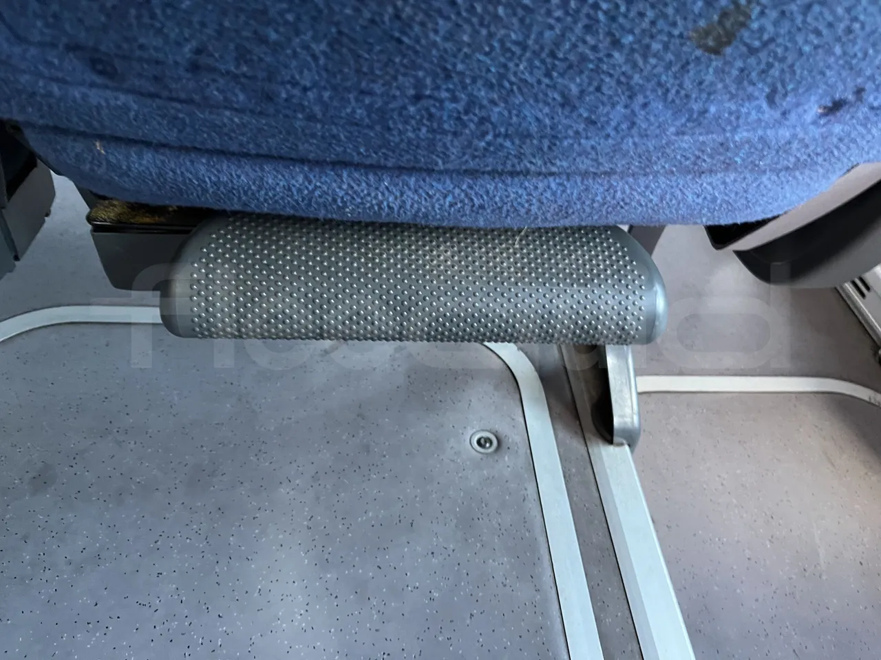 Setra S415 - Footrest