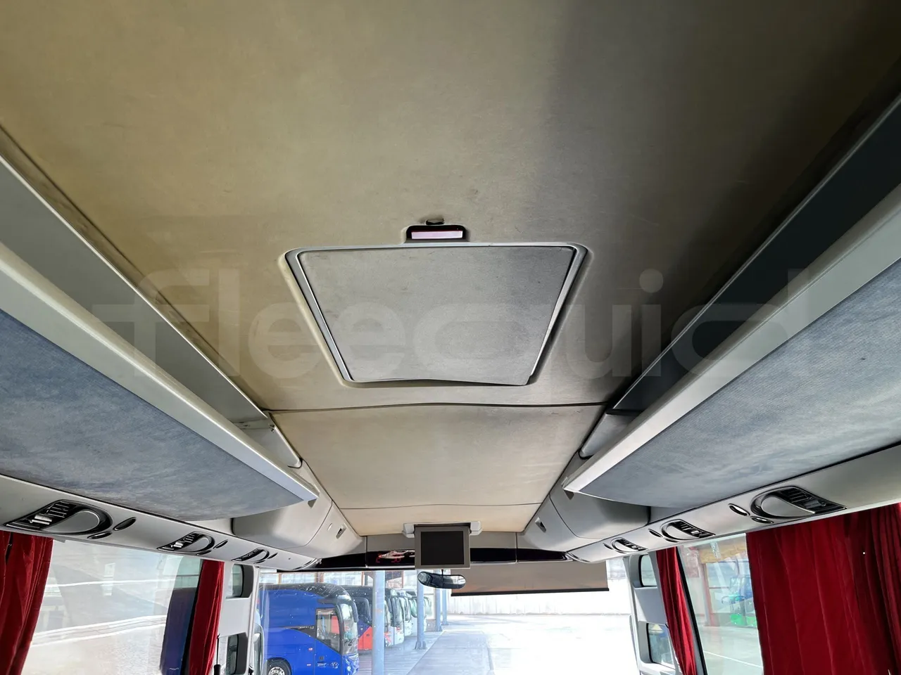 Setra S415 - Roof Hatch 1