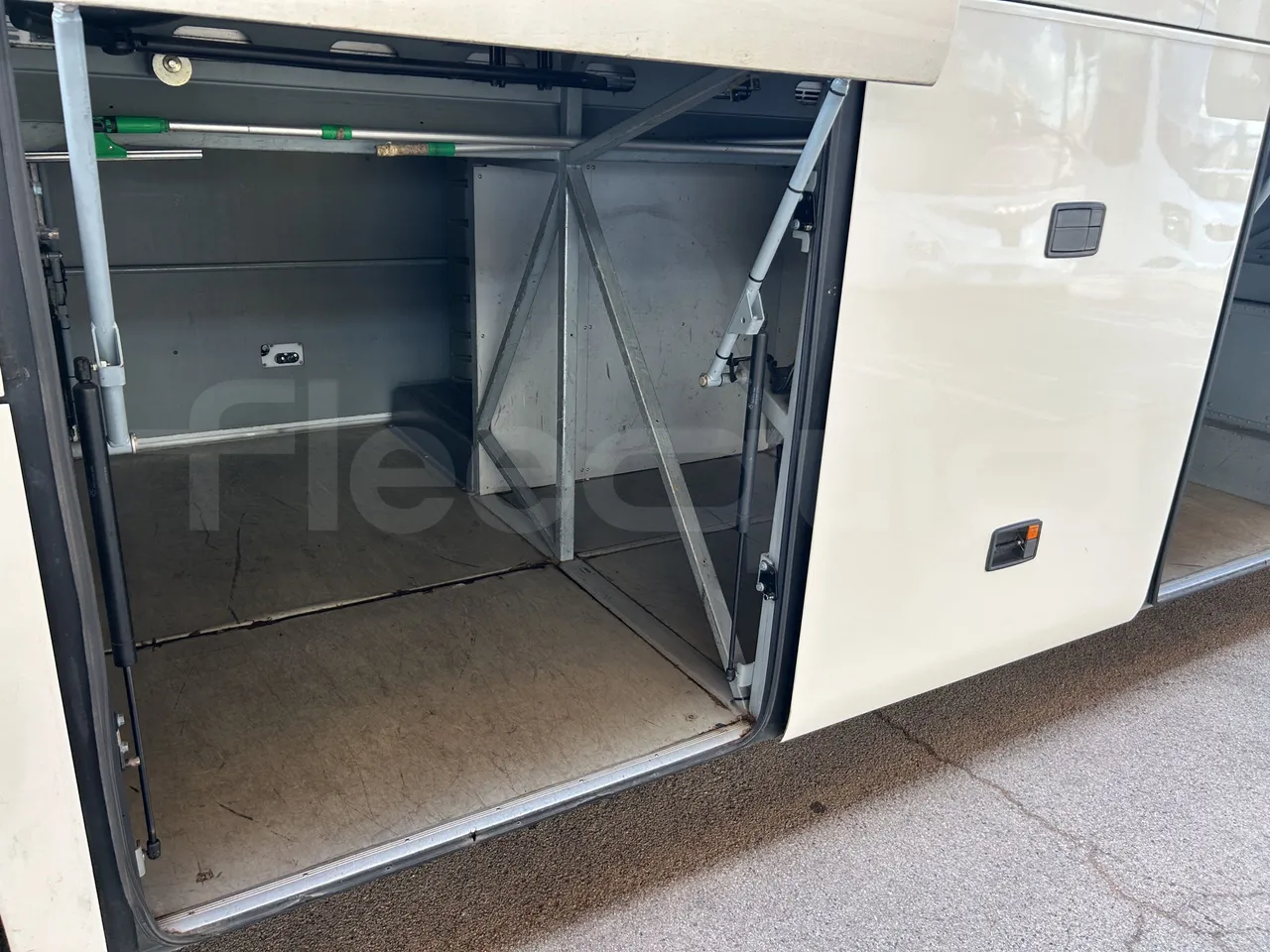 Setra S415 - Luggage