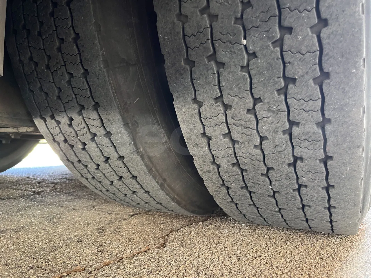 Setra S415 - Second Axle Left Side: Tyre Tread