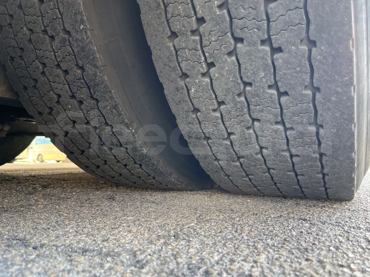 Setra S415 - Second Axle Right Side: Tyre Tread