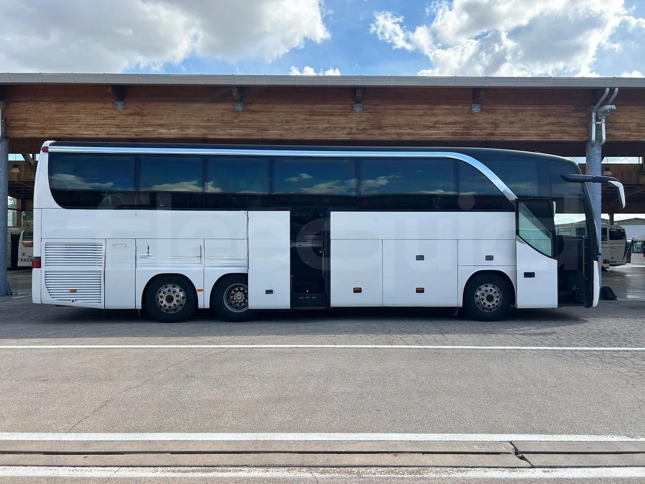Setra S415 - Right Side Doors Open