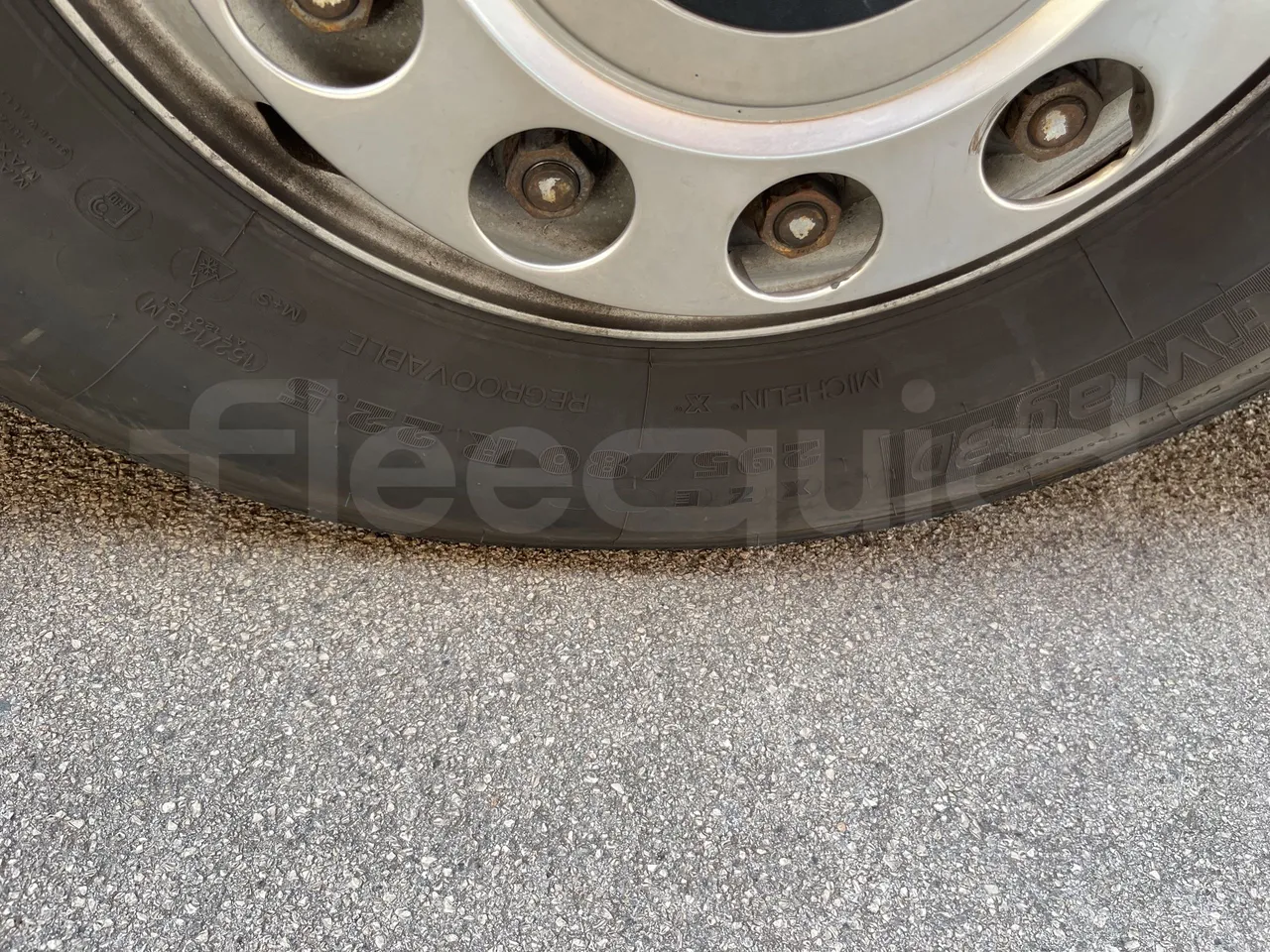Setra S415 - Third Axle Left Side: Tyre Size