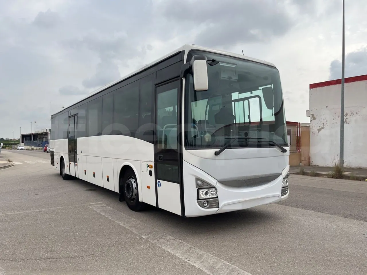 Iveco Crossway CBCWE3-00/ Euro 6 - 265 Kw - 12.962 Mt - 3/4 front right doors