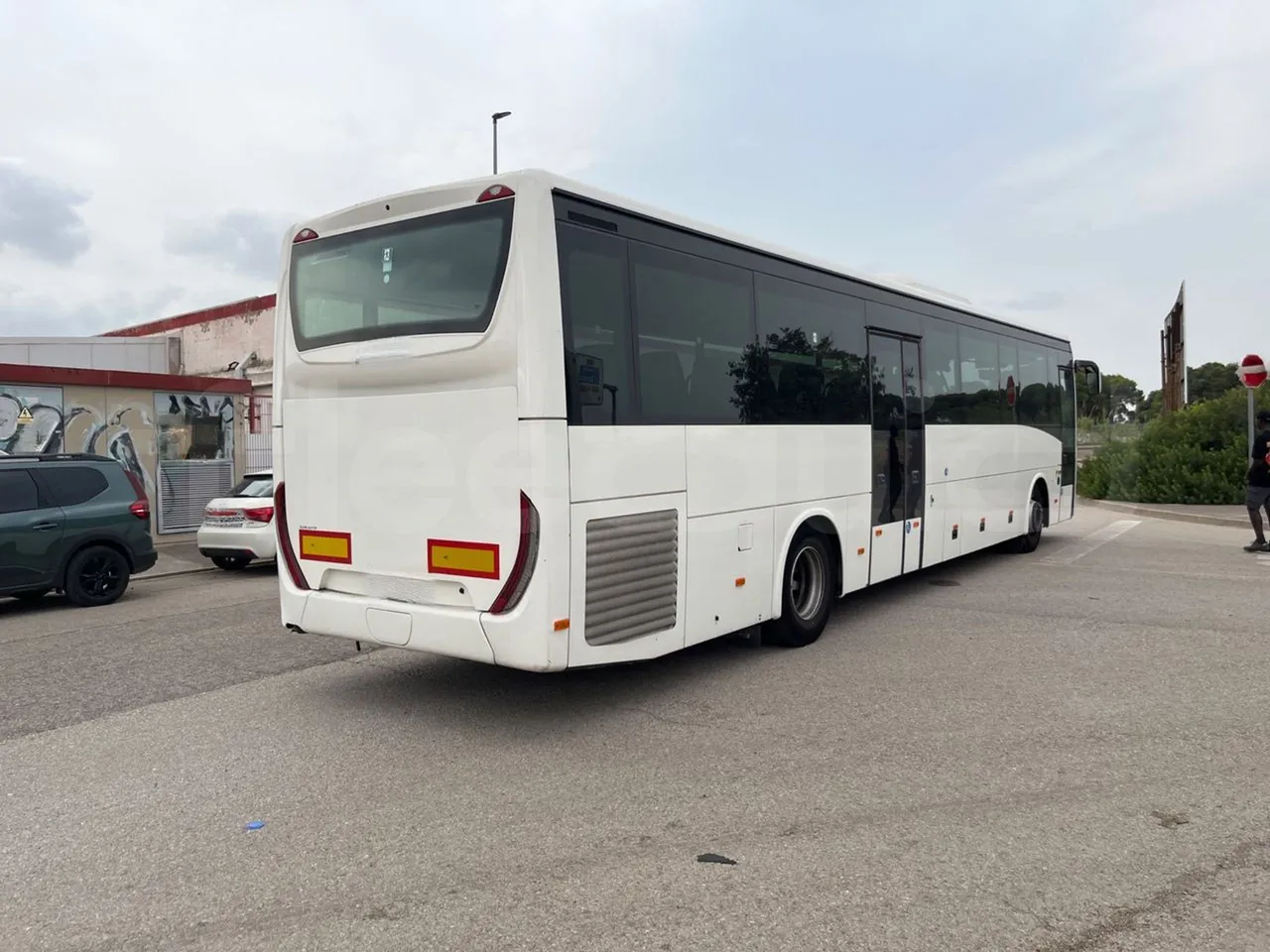 Iveco Crossway CBCWE3-00/ Euro 6 - 265 Kw - 12.962 Mt - 3/4 right rear doors closed