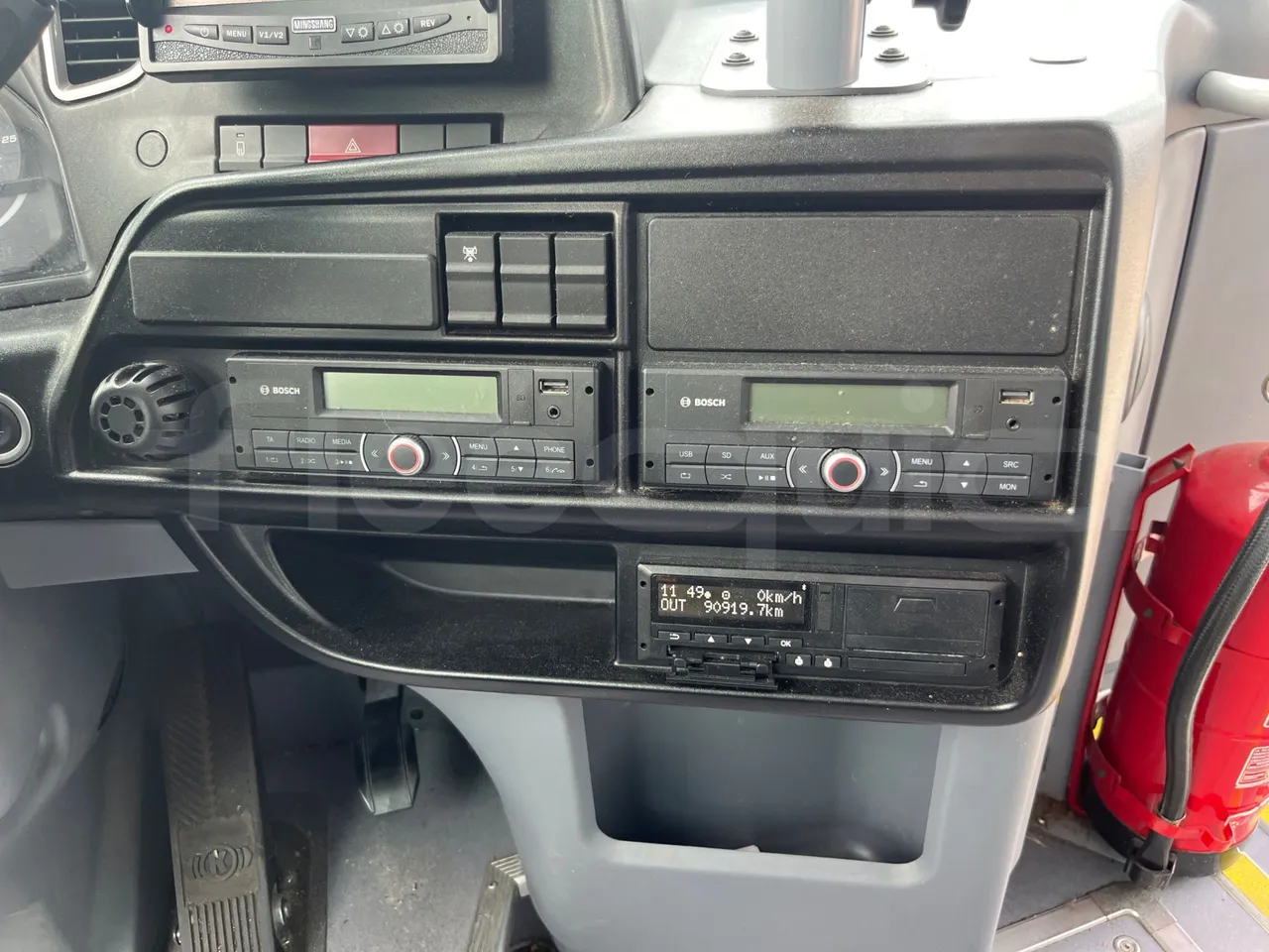 Iveco Crossway CBCWE3-00/ Euro 6 - 265 Kw - 12.962 Mt - radio accessories photo