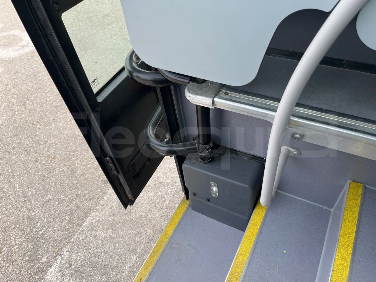 Iveco Crossway CBCWE3-00/ Euro 6 - 265 Kw - 12.962 Mt - door mechanism photo