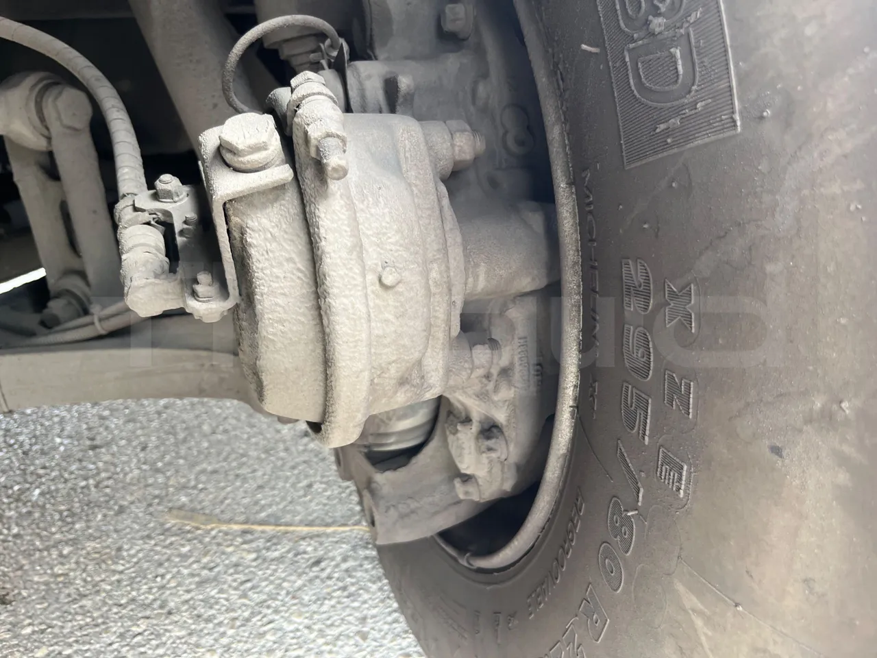 Iveco Crossway CBCWE3-00/ Euro 6 - 265 Kw - 12.962 Mt - front brake calipers left