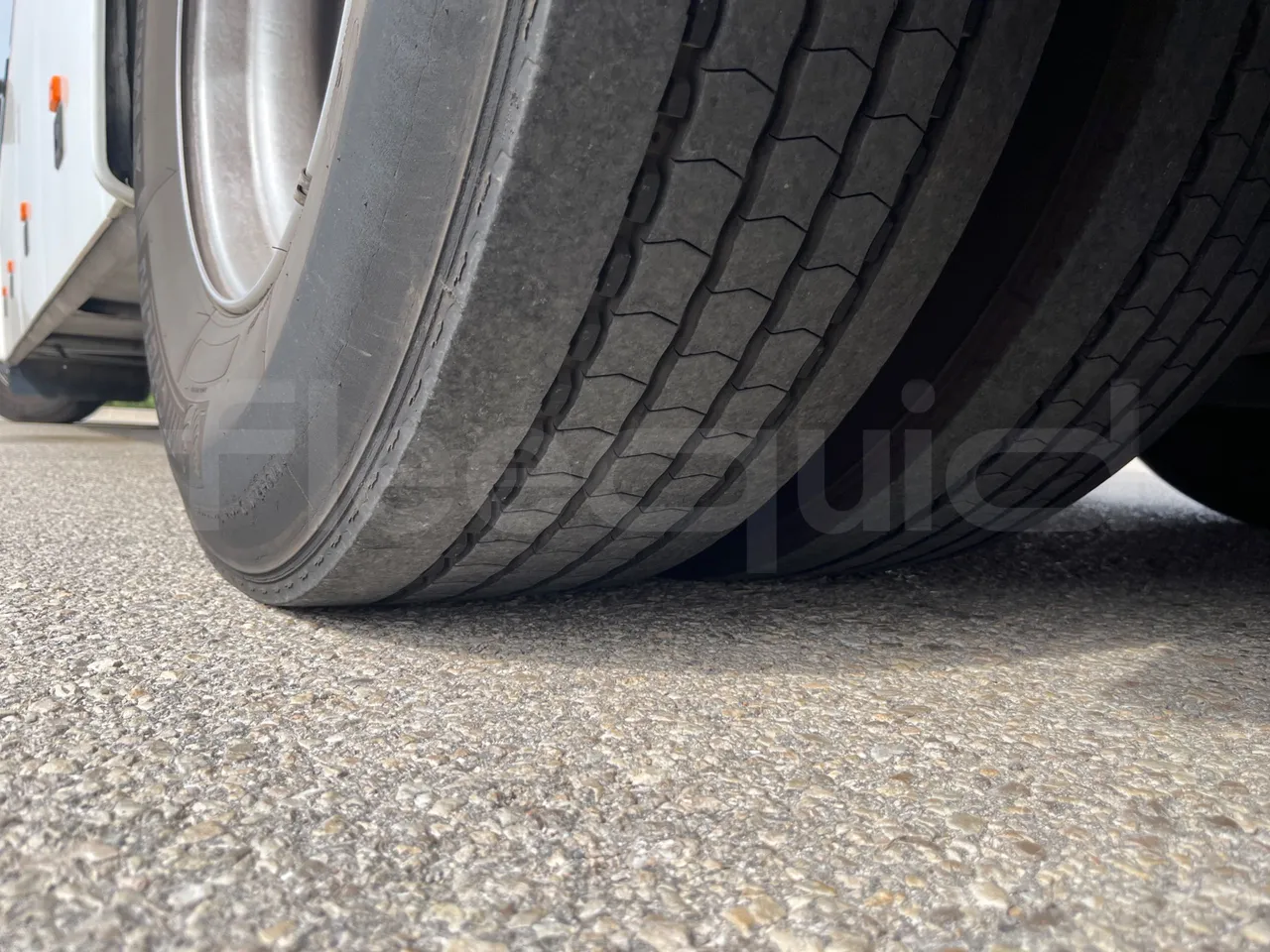 Iveco Crossway CBCWE3-00/ Euro 6 - 265 Kw - 12.962 Mt - tread condition front tires left